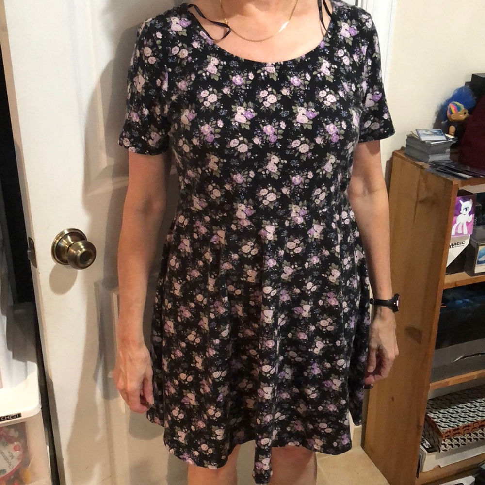 Forever 21 back lace floral dress